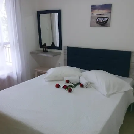 Platanos Nyaraló Néa Mudaniá