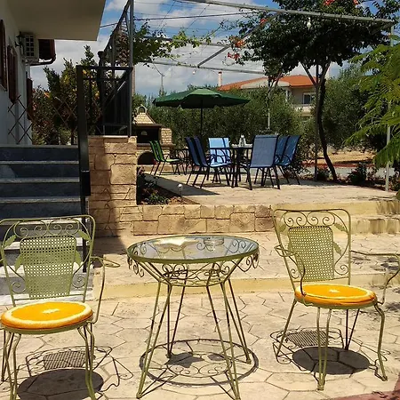 Holiday home Platanos *
