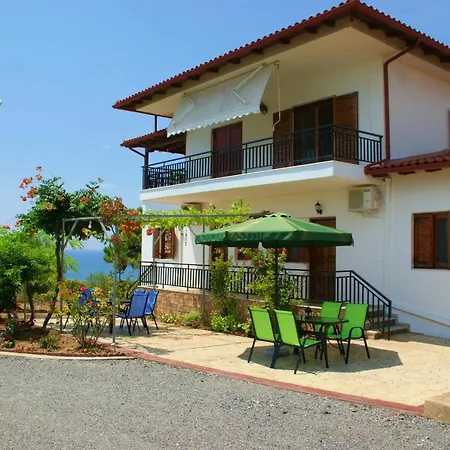 Holiday home Platanos *