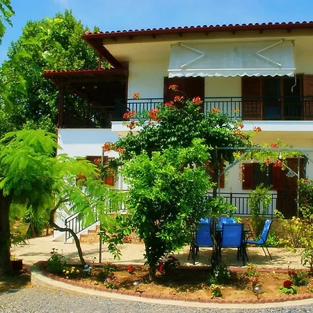 Holiday home Platanos *